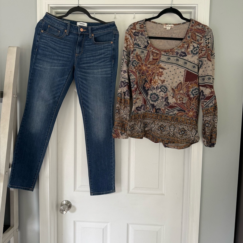 World Unity Top (19” pit to pit) & Sonoma Skinny Jeans - Size 4. New